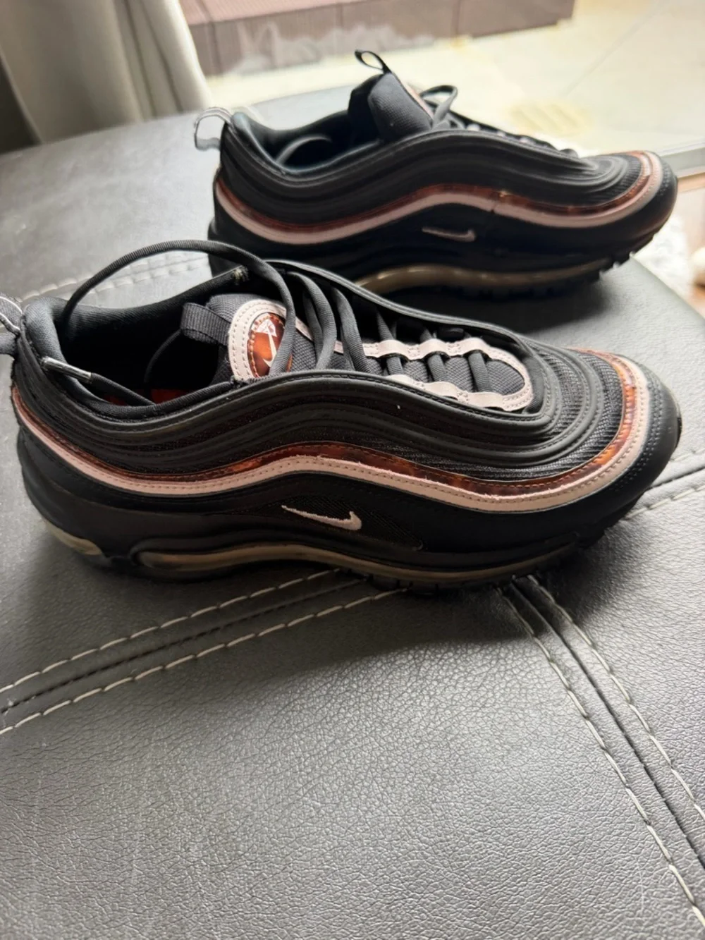 Nike Black Athletic Sneakers with White Swoosh - Picture 1 of 8